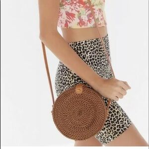 Round Wicker women’s cross body purse‎ brown